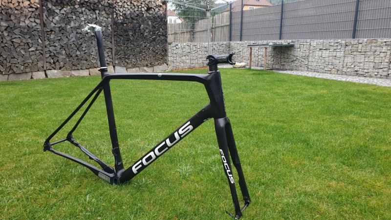 FOCUS PARALINE rámová sada