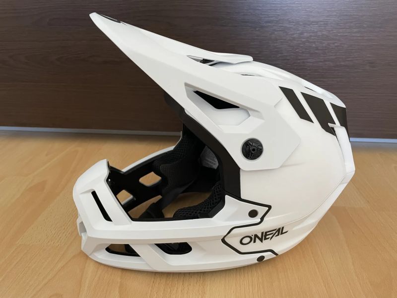 Nová, nikdy nepoužitá integrální helma O’neal SL1 Crest