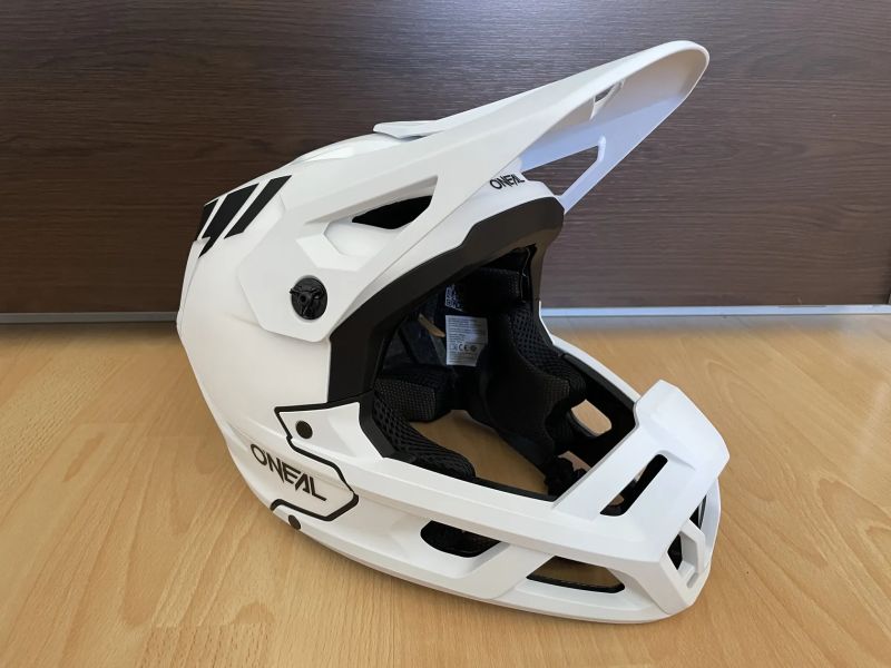 Nová, nikdy nepoužitá integrální helma O’neal SL1 Crest