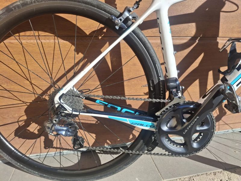 Silniční kolo Focus Izalco