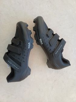 Tretry na kolo Rockrider Xc Race 700 včetně nových kufrů velikost 44