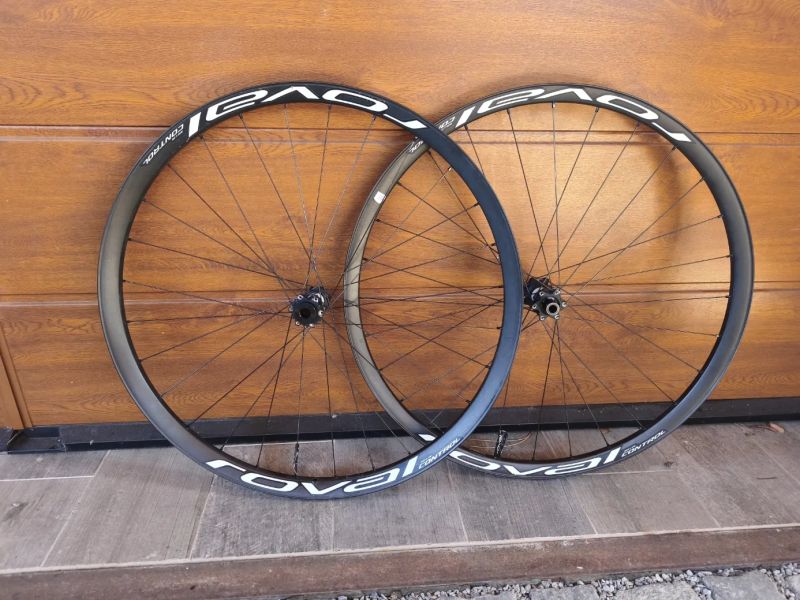 Zapletená kola ROVAL Control carbon 622x29 Boost DTswiss 350 SRAM XD