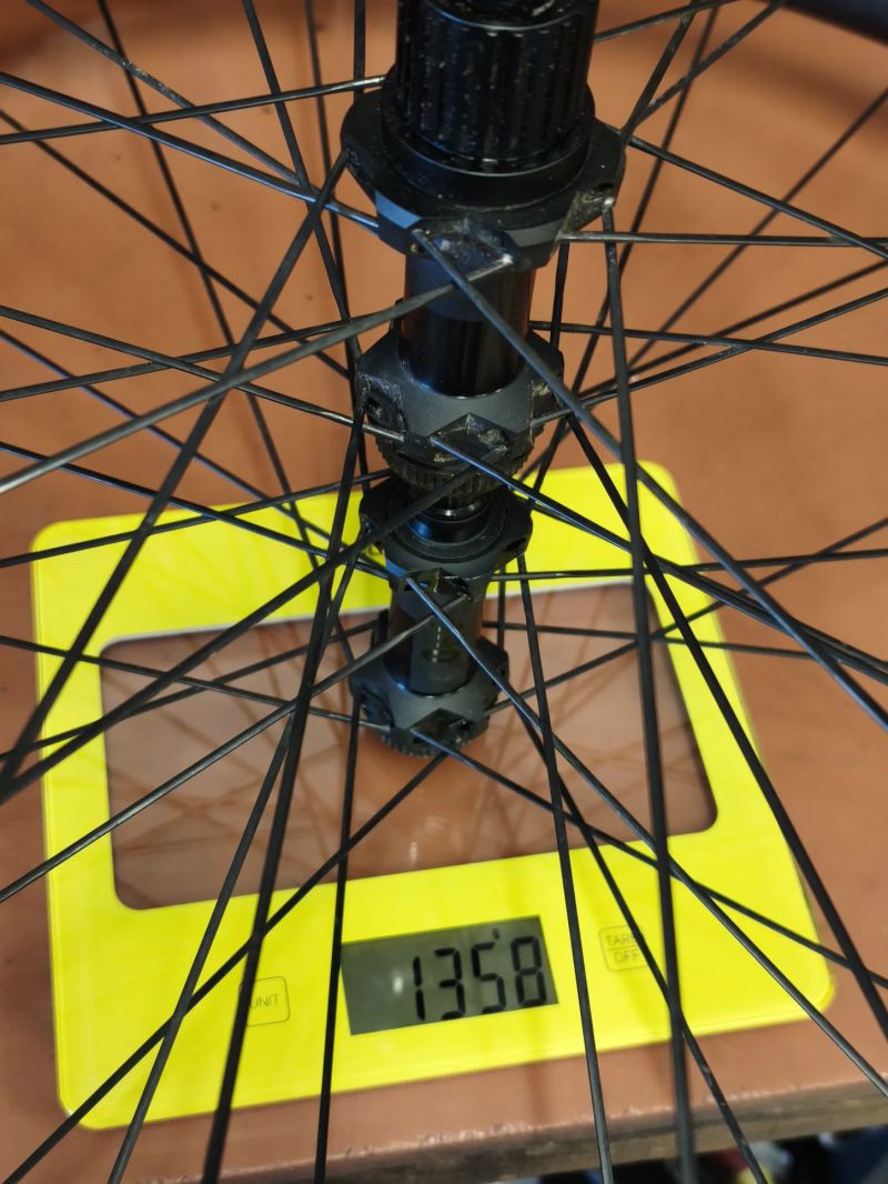 Zapletená kola Reserve 28XC na Boost nábojích DTswiss 180 SP CL 29"