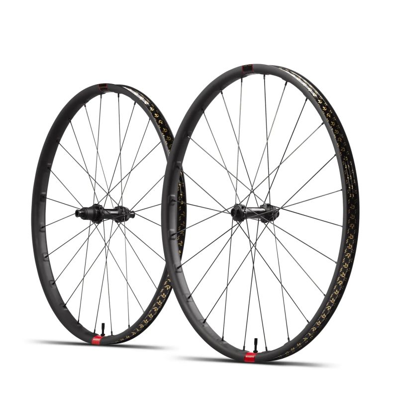 Zapletená kola Reserve 28XC na Boost nábojích DTswiss 180 SP CL 29"