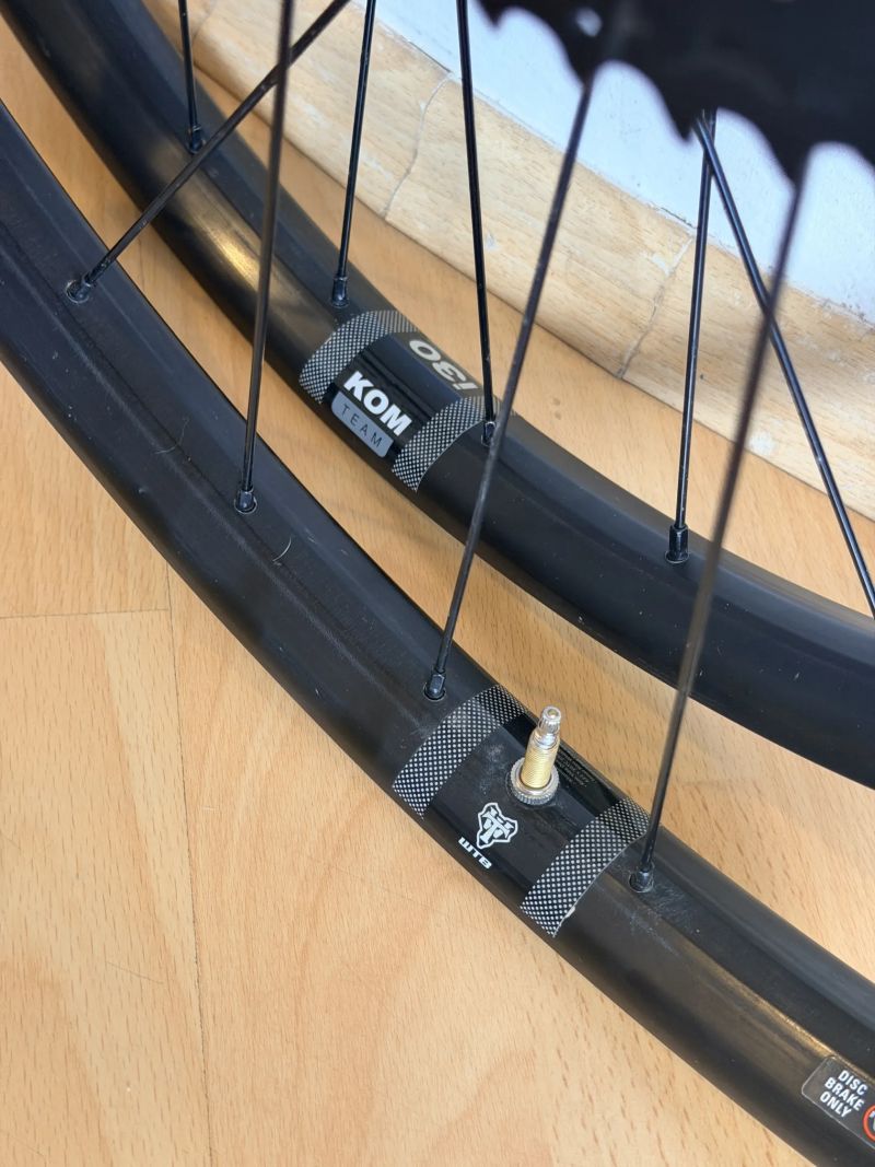 WTB zapletená kola i30 KOM včetně kazety SunRace