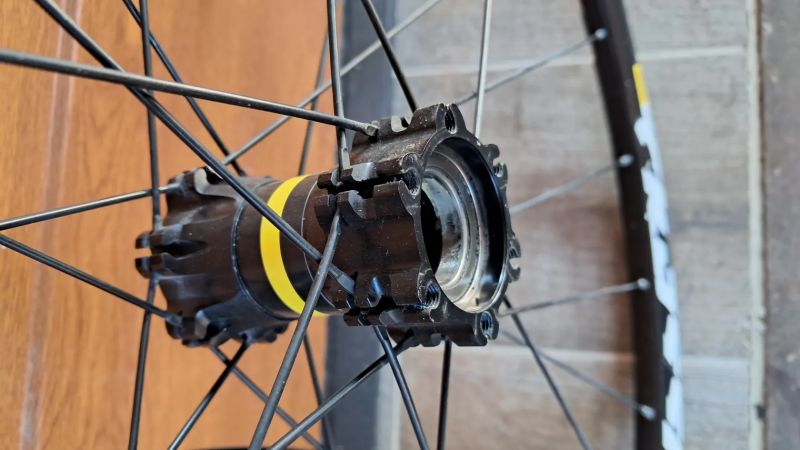 Sada zapletených kol pro Cannondale lefty 29"