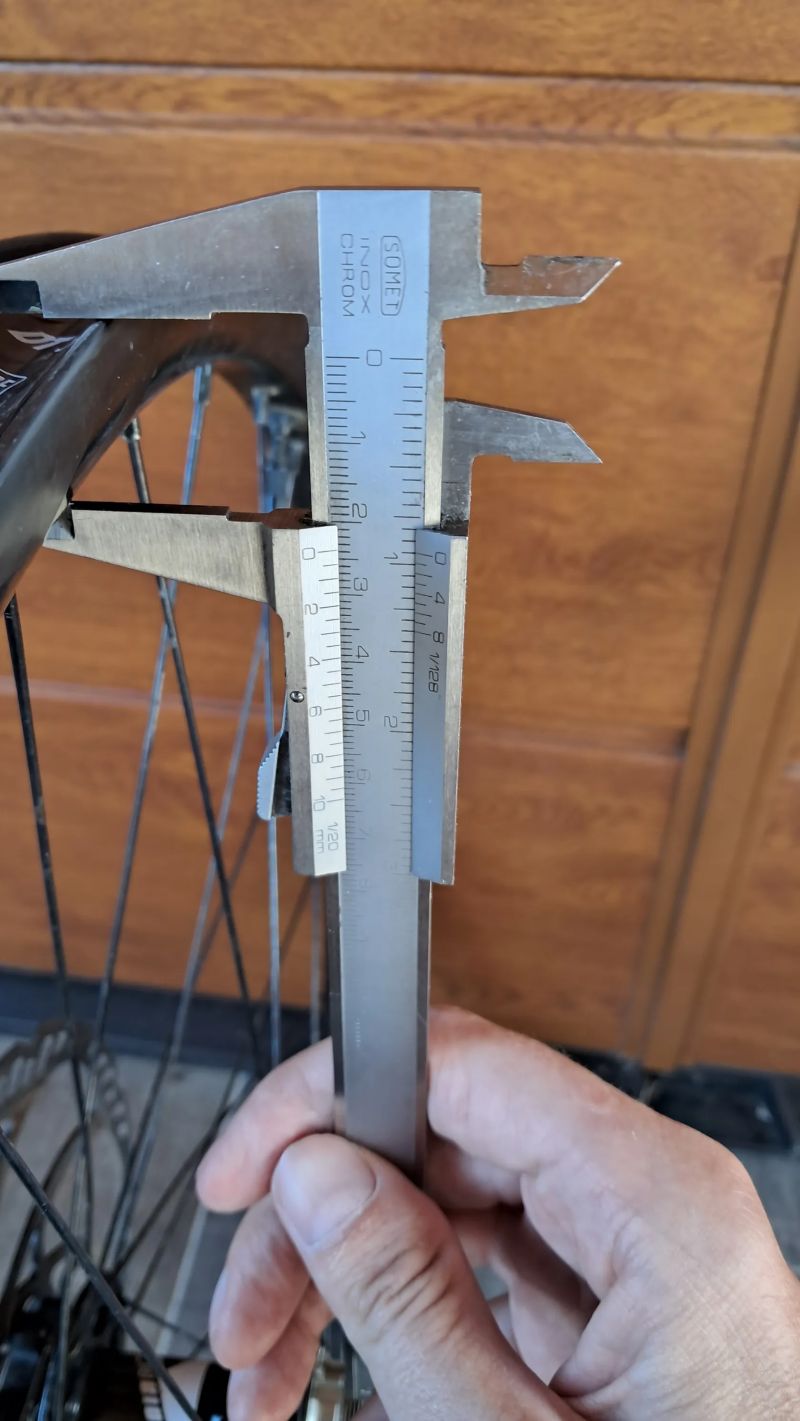 karbonové enduro kola Zelvy 27,5" s Boost osou Propain Bicycles a XD ořech