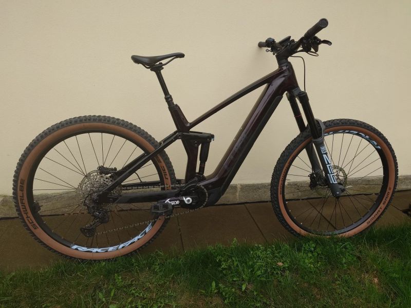 Cube stereo hybrid 140