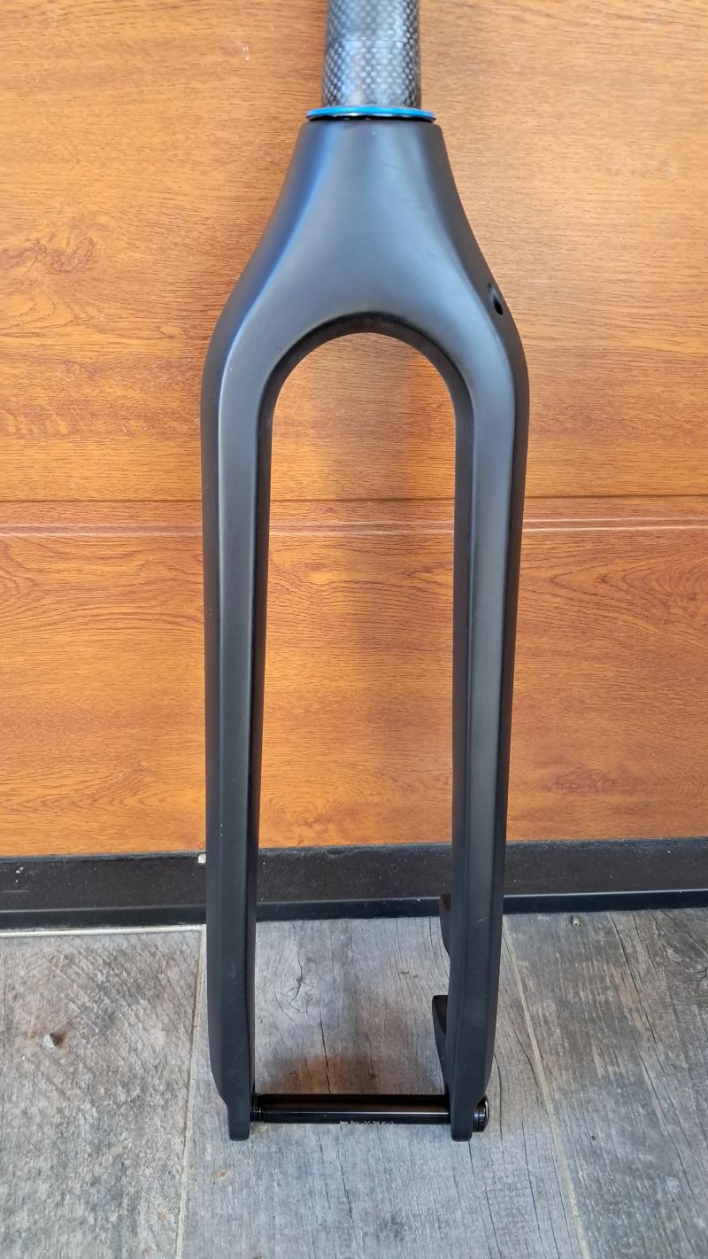 celokarbonová rámová sada VPace C3M pro 29 kola velikosti L 48cm pro 170-185cm