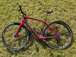 Specialized Sirrus Expert Carbon Disc. Velikost M,10,5kg