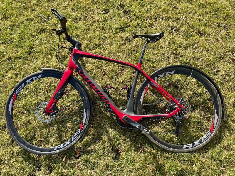 Specialized Sirrus Expert Carbon Disc. Velikost M,10,5kg