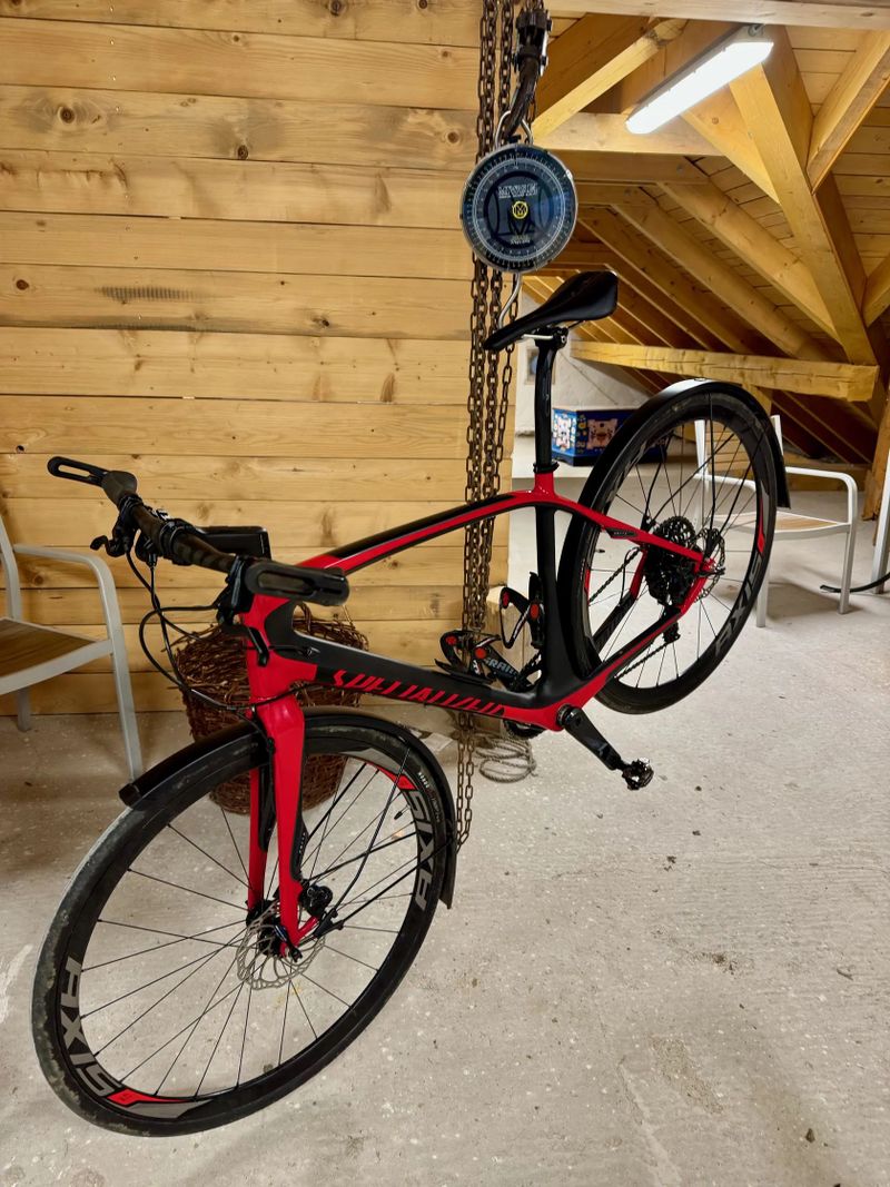 Specialized Sirrus Expert Carbon Disc. Velikost M,10,5kg