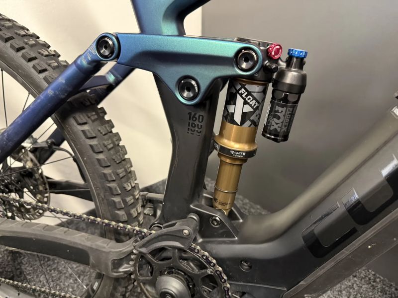 CUBE Stereo Hybrid 160HPC SLT 750 vel.L 2024 1562KM KARBON