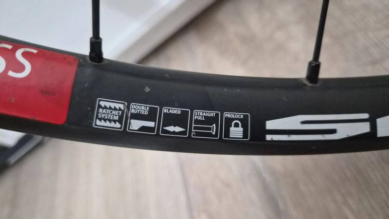 DT Swiss XRC 1250 SPLINE karbonová kola 