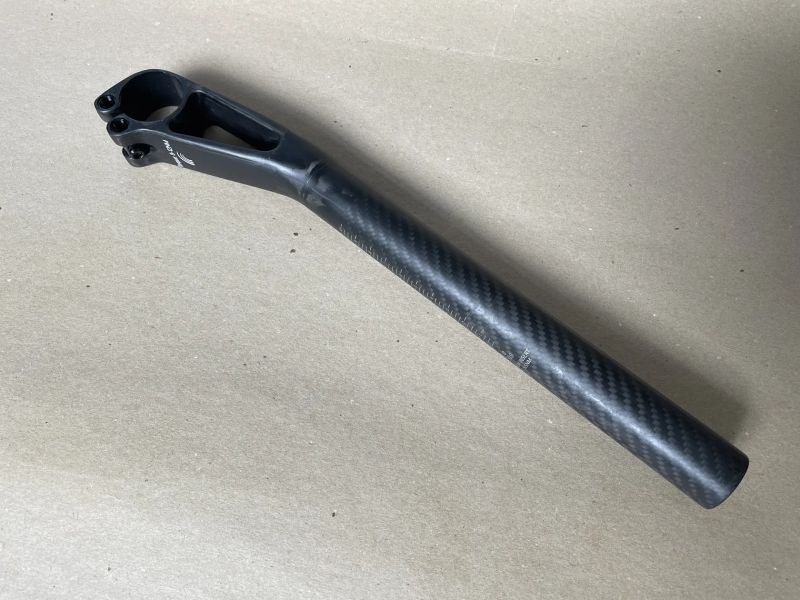 Karbonová sedlovka ELITAONE, offset 25mm 30,9mm 350mm