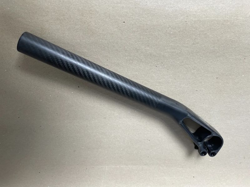 Karbonová sedlovka ELITAONE, offset 25mm 30,9mm 350mm