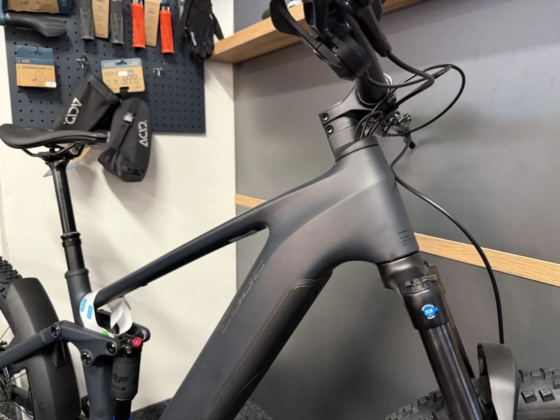 CUBE Stereo Hybrid ONE22 PRO 800 vel. L a XL 2026 do 50km