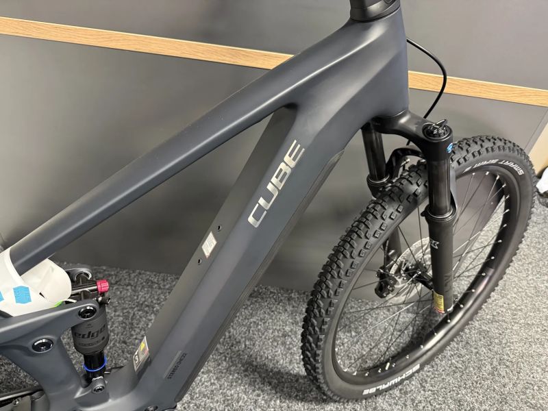 CUBE Stereo Hybrid ONE22 PRO 800 vel. L a XL 2026 do 50km