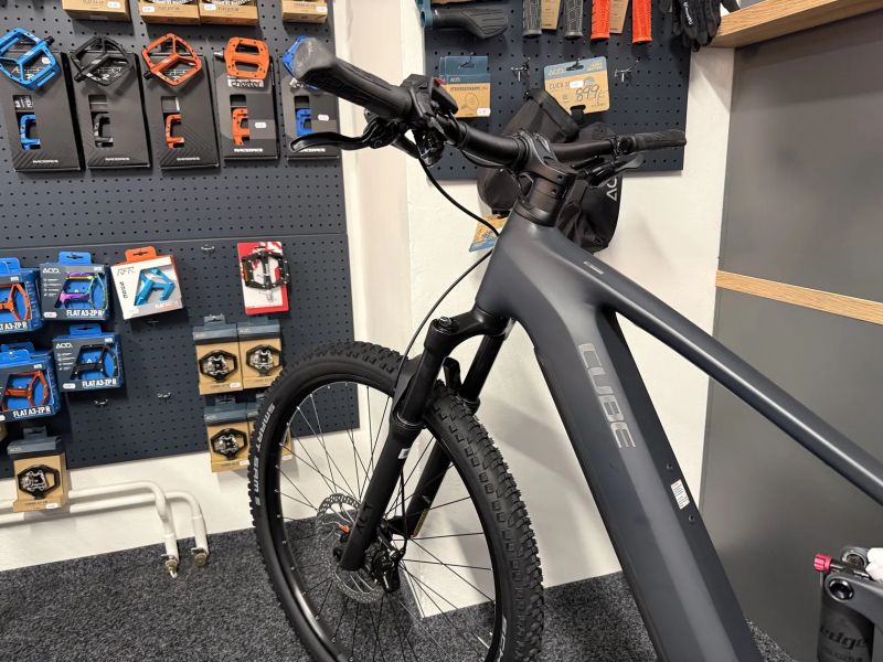 CUBE Stereo Hybrid ONE22 PRO 800 vel. L a XL 2026 do 50km