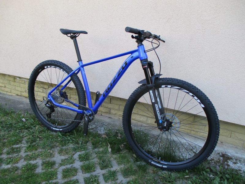 Nové 29" kolo ROZZO BOOST 30 19", Deore 1x12, vzduch. vidlice Suntour Raidon 34, pevné osy