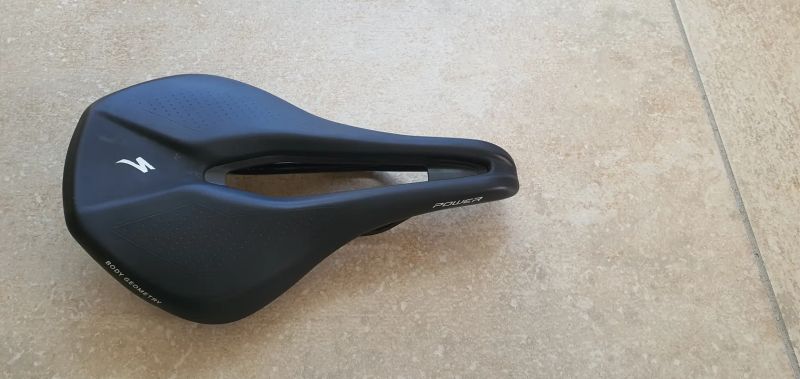 Sedlo Specialized power comp