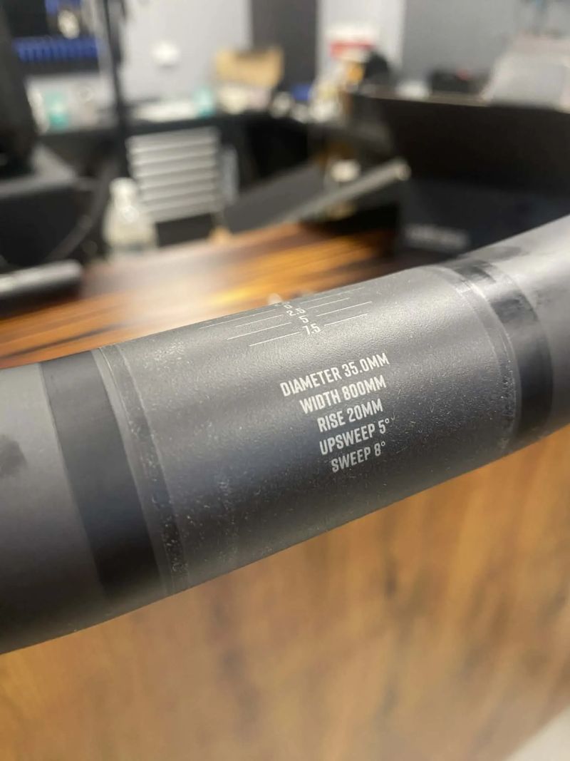 NOVÁ řídítka Pivot Carbon