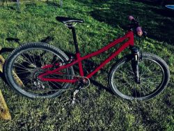 růžové dívčí kolo Specialized 24