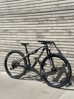 Canyon Lux World Cup CF | M | 2000km