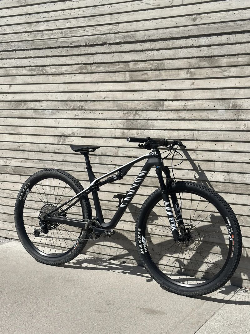 Canyon Lux World Cup CF | M | 2000km