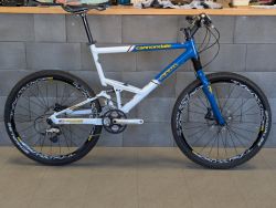 Cannondale Jekyll 2000 SL, velikost XL, rok 2001, po kompletní repasi, komplet Shimano XT