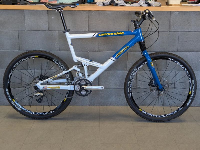 Cannondale Jekyll 2000 SL, velikost XL, rok 2001, po kompletní repasi, komplet Shimano XT