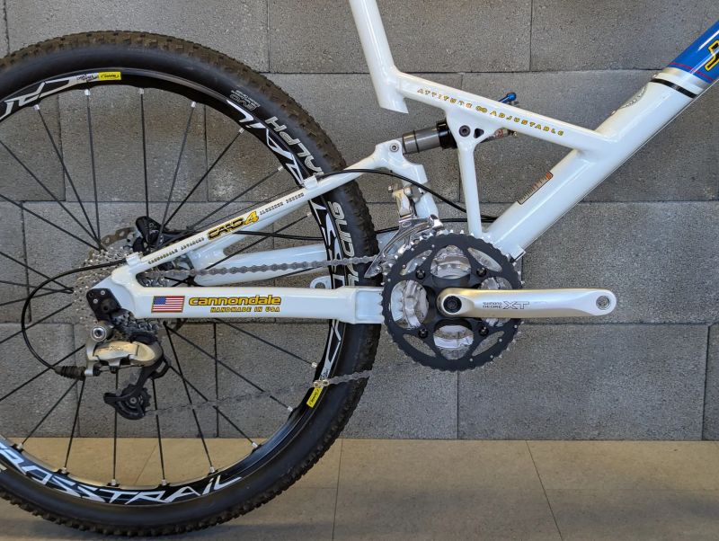 Cannondale Jekyll 2000 SL, velikost XL, rok 2001, po kompletní repasi, komplet Shimano XT