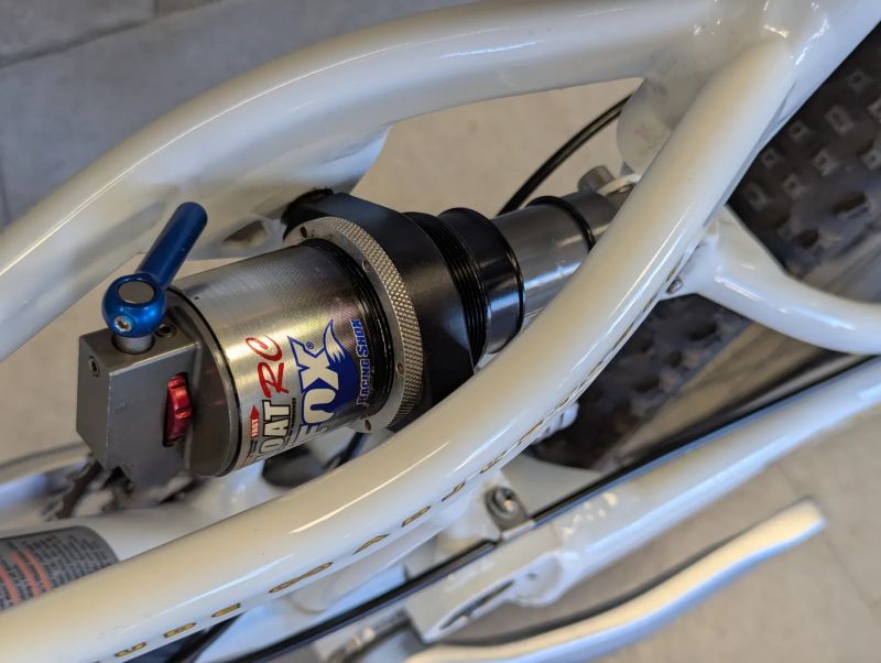 Cannondale Jekyll 2000 SL, velikost XL, rok 2001, po kompletní repasi, komplet Shimano XT