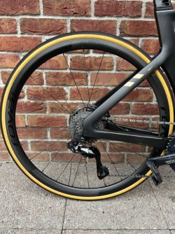 Canyon Aeroroad CFR - Dura - wattmetr, nejvyšší model