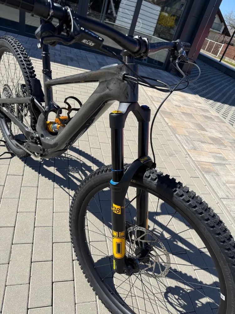 Specialized Kenevo SL Öhlins velikost S2 do 173cm lehký enduro E-bike