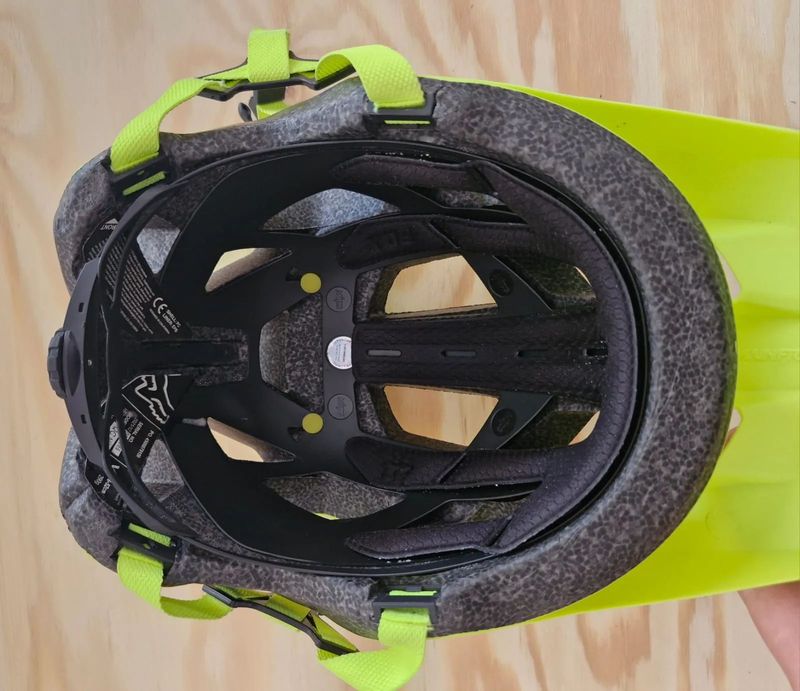 Dětská helma FOX Mainframe MIPS (48–52 cm) – Fluo Yellow