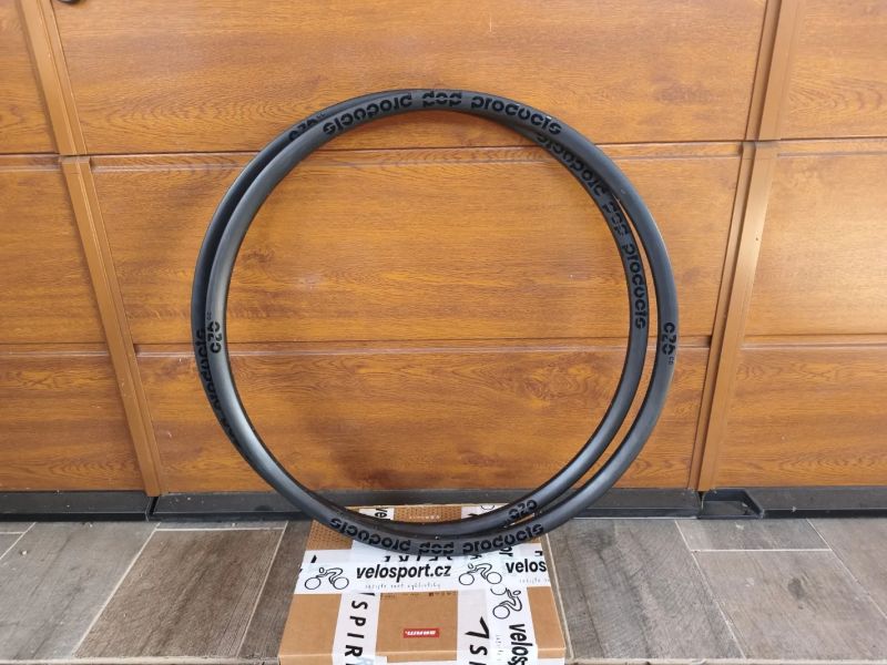 karbobové švýcarské ráfky POP-Products 26" MTB 32děr šířka vnitřní 20mm vnější 24mm váha 330g/ks 