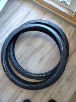 Prodám dva zánovní pláště Continental RaceKing 27,5x2.2 kevlar