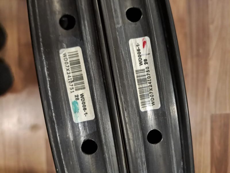 NOVÉ karbonové ráfky DT Swiss XRC 1900 / 28 děr 