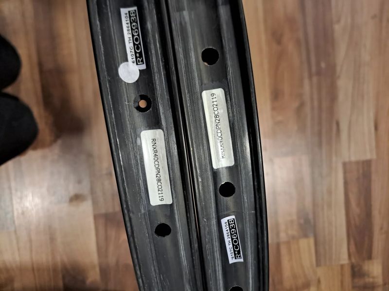 NOVÉ karbonové ráfky DT Swiss XRC 1900 / 28 děr 