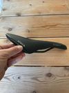 Sedlo FIZIK Aliante R5 šířka 145mm