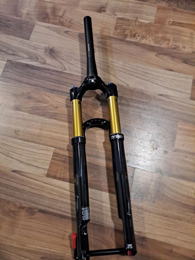 NOVÁ nepoužitá nezkrácená vidlice FOX 34 Factory z roku 2025 / Lockout 3pos. / zdvih 120mm / 110x15