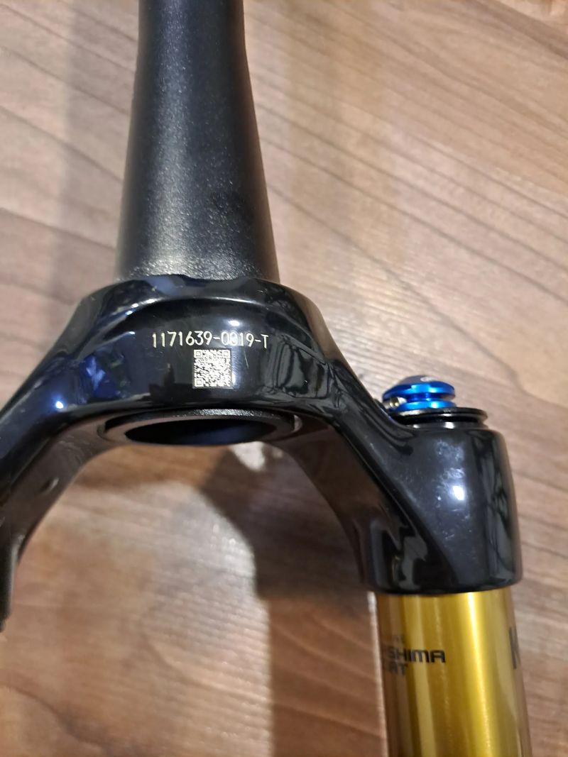 NOVÁ nepoužitá nezkrácená vidlice FOX 34 Factory z roku 2025 / Lockout 3pos. / zdvih 120mm / 110x15