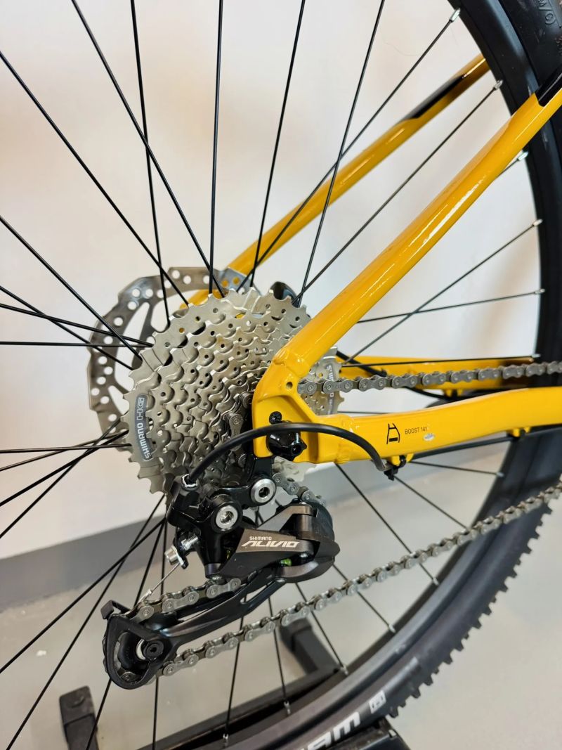 Horské kolo Kross LEVEL 2.0 L - žlutá