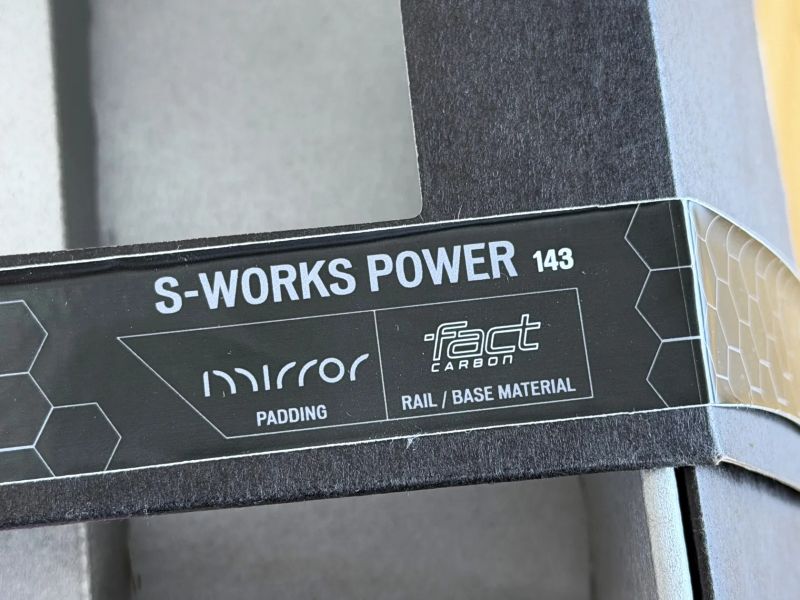 Cyklistické sedlo Specialized S-Works Power Mirror 143 mm + PŘILBA Bell zdarma