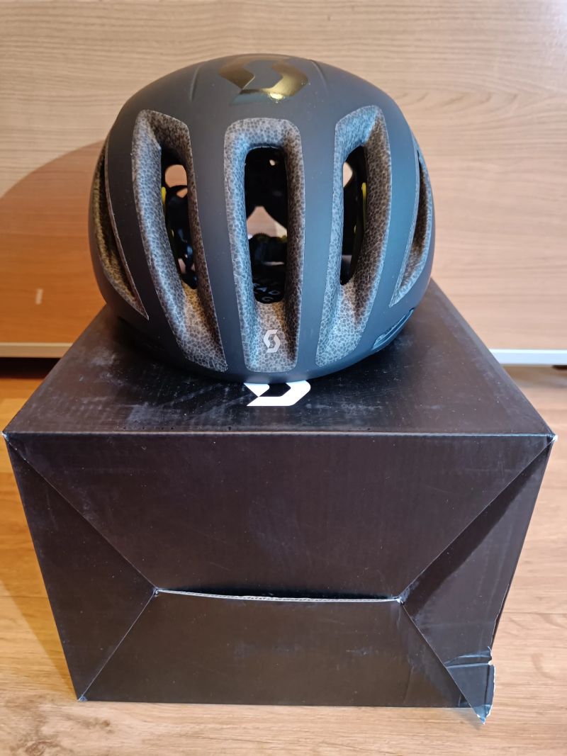 Silniční helma s MIPS SCOTT Candence Plus vel. L nová, nepoužitá, PC 4600 Kč