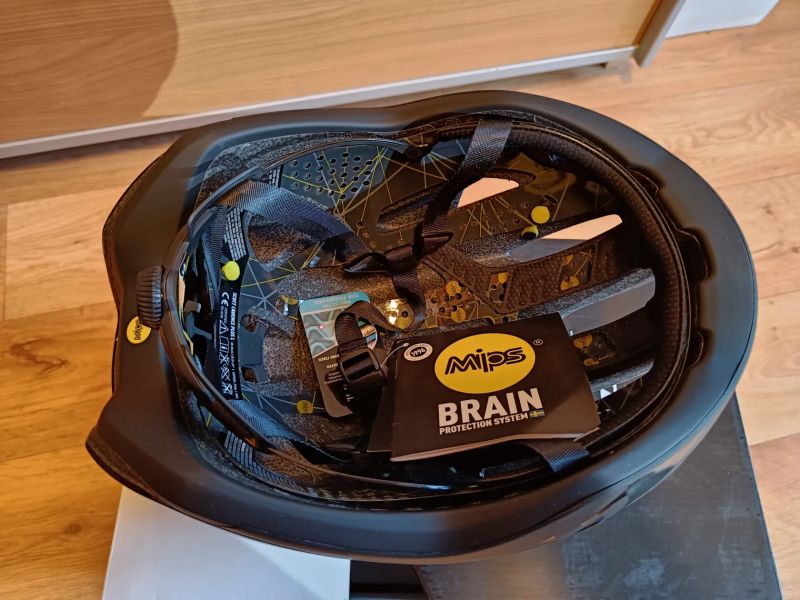 Silniční helma s MIPS SCOTT Candence Plus vel. L nová, nepoužitá, PC 4600 Kč