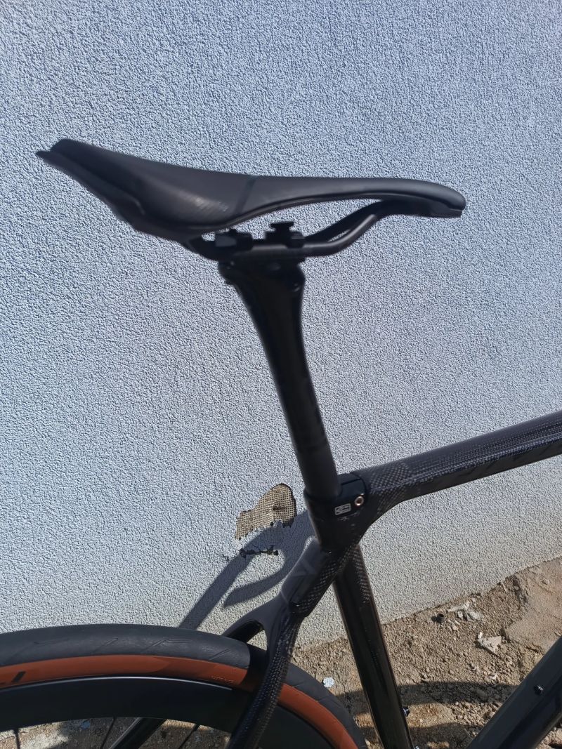 Time ALPE D'HUEZ X Gloss Carbon M + bike fit, možnost konfigurace