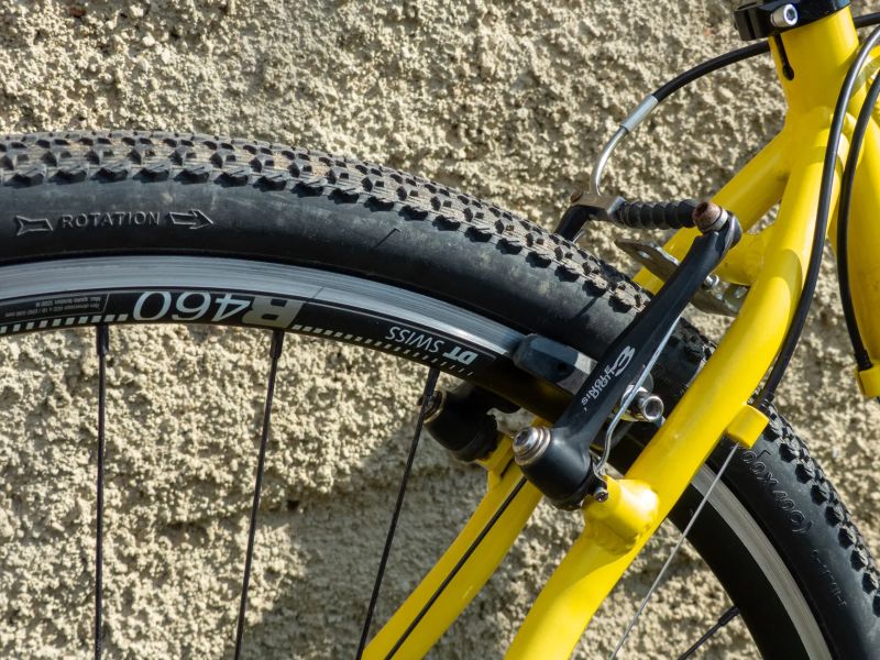 Žlutý budget gravel 2x9 deore