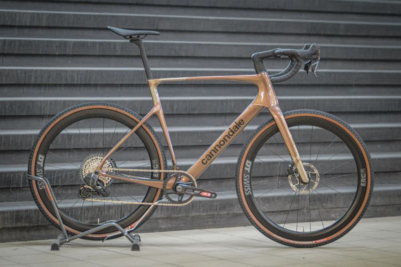 Prodám gravel zn. Cannondale SuperX 3 (Burnt Oxide), vel. rámu M (54 cm) 